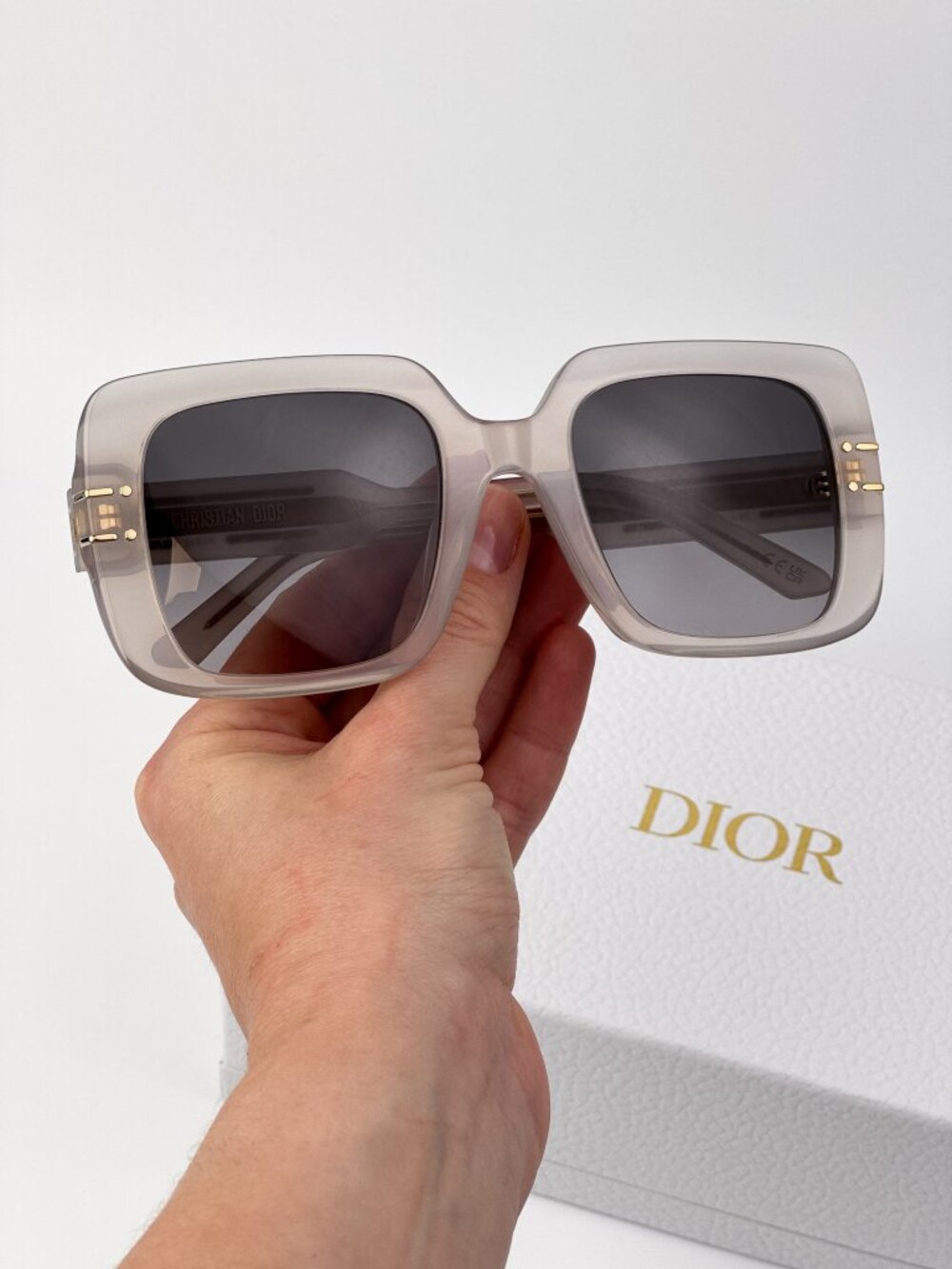 Dior DIORSIGNATURE S11I Sunglasses Beige Oversized Square Smoke Gradient 78A1